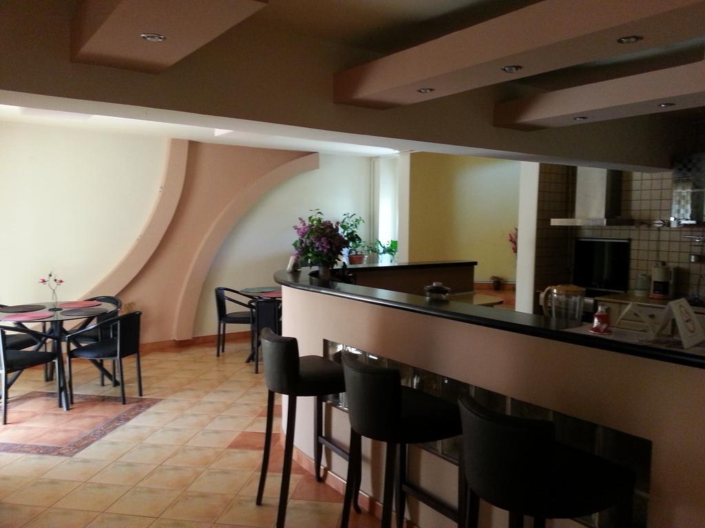 Pension Ambiance Iasi Buitenkant foto