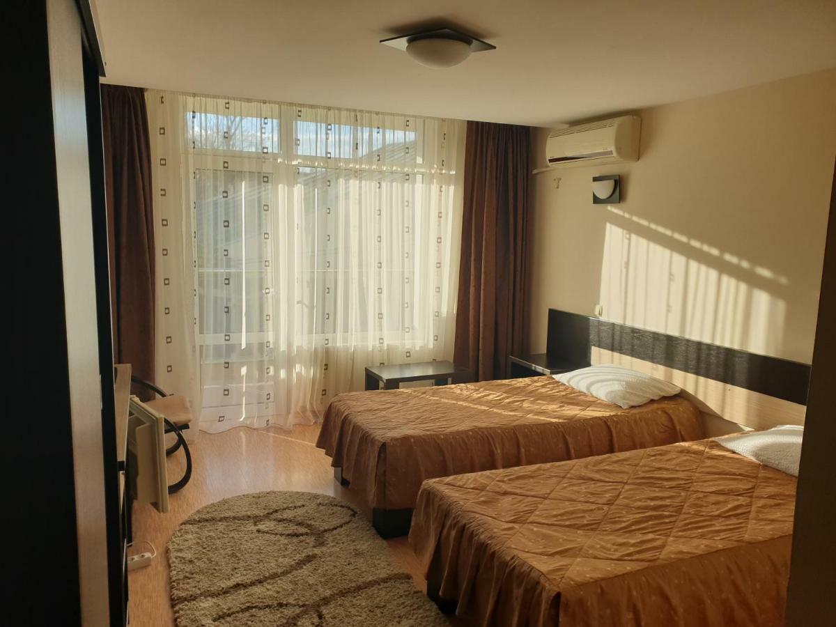 Pension Ambiance Iasi Buitenkant foto